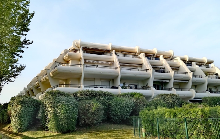 Appartement P3   LA GRANDE-MOTTE  84 m2 676 000 € 